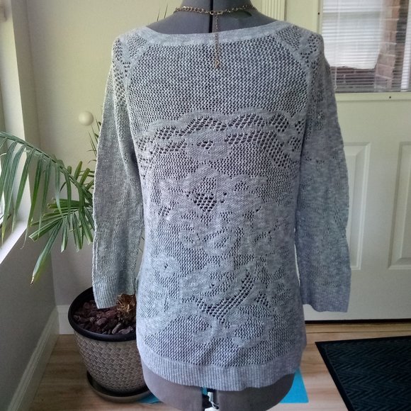 AEO Lightweight 3/4 Sleeved Henley Sweater - Picture 6 of 11